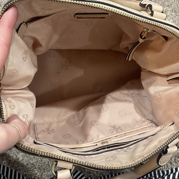 Crossbody Bag - Picture 5 of 7